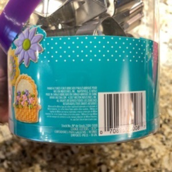 ✨3 for $25✨
NWOT 16 piece Easter Cookie Cutter by Wilton (missing two cutters) - Picture 4 of 4